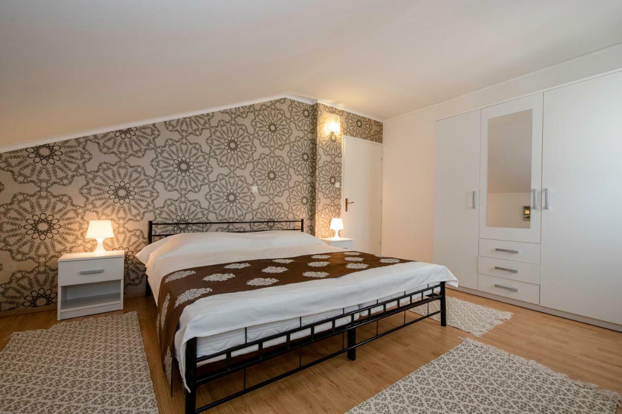 Apartmani Godinic Palit Luaran gambar