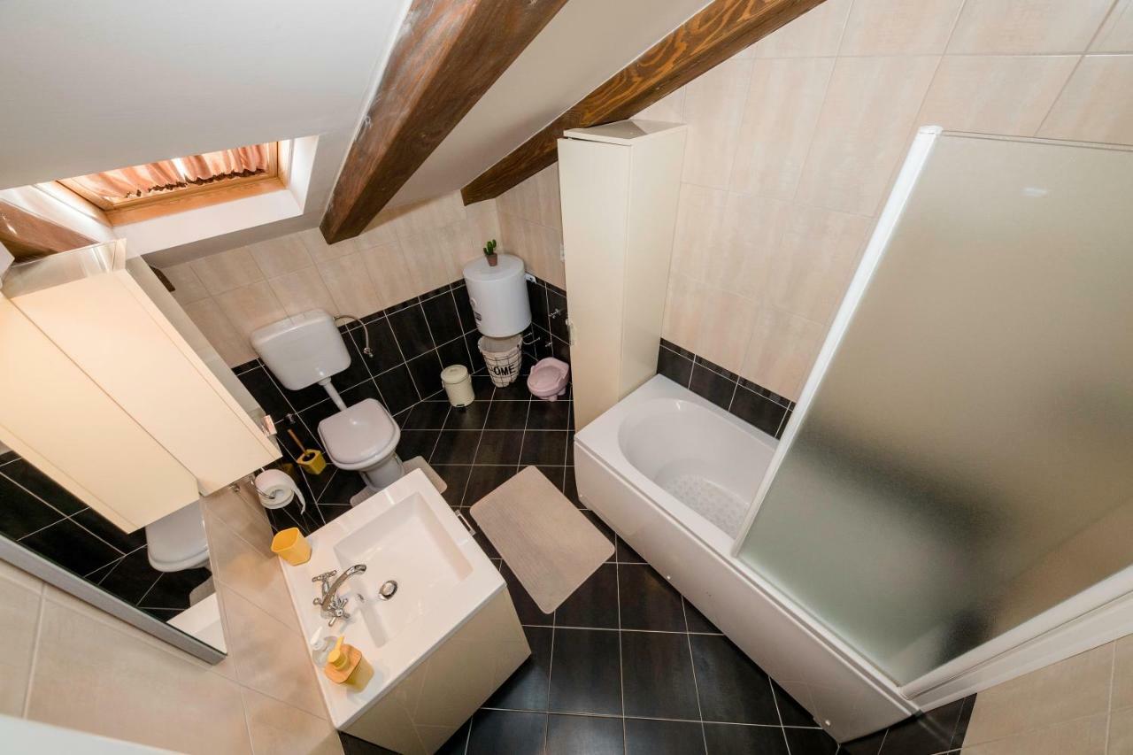 Apartmani Godinic Palit Luaran gambar
