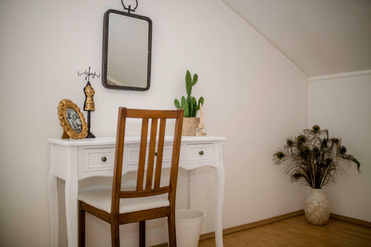 Apartmani Godinic Palit Luaran gambar