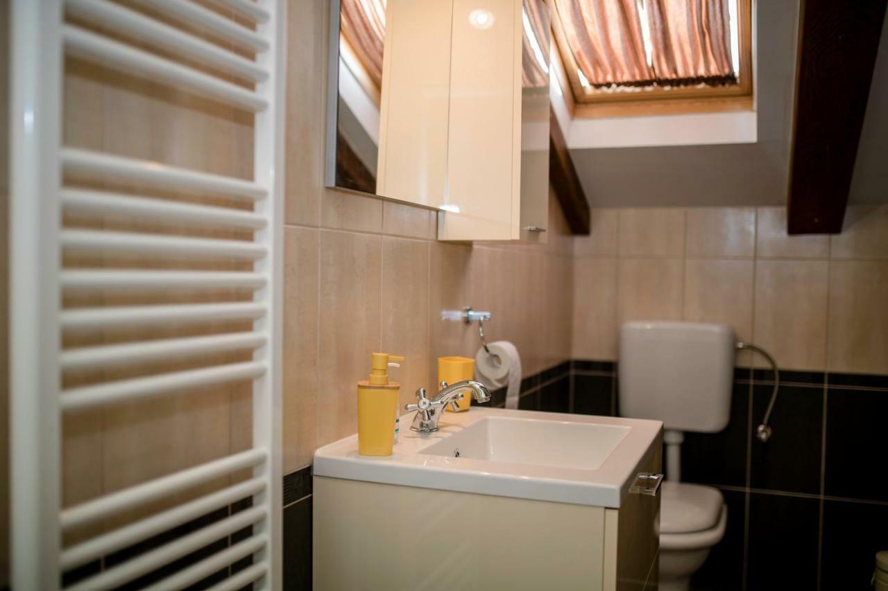 Apartmani Godinic Palit Luaran gambar