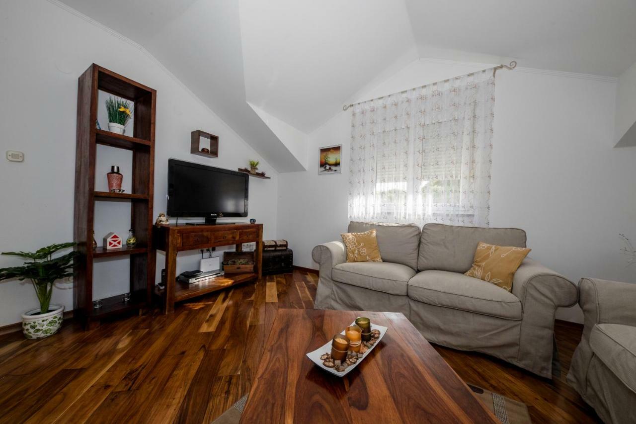 Apartmani Godinic Palit Luaran gambar